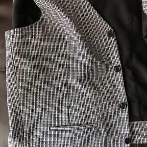 Darkgrey Vest for men. New from ZAra. Size USA L,